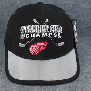 VINTAGE Detroit Red Wings Hat Stanley Cup Champs Starter Locker Room Cap NHL